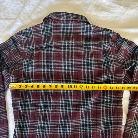 The North Face Men's Casual Plaid Flannel Button Down Shirt - Burgundy and Black - Picture 5 of 6